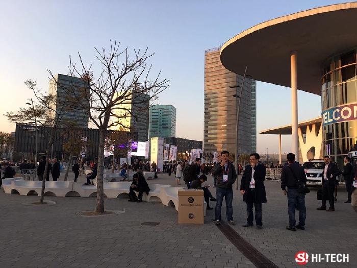 พาทัวร์ Mobile World Congress 2017