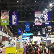 ส่องสินค้าราคาน่าคบในงาน Commart 2017