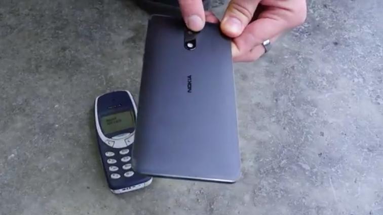 Nokia 6 vs Nokia 3310 DROP Test