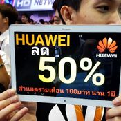 ป้ายโปรโมชั่นจากแต่ละบูทในงาน Thailand Mobile Expo 2017 