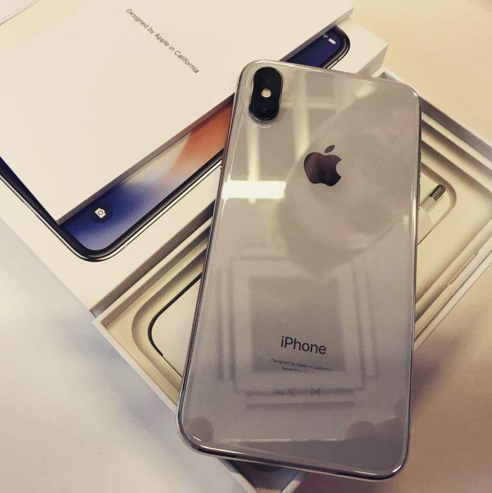 ภาพกล่องและเครื่อง iPhone X