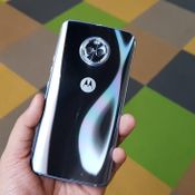 Moto X4