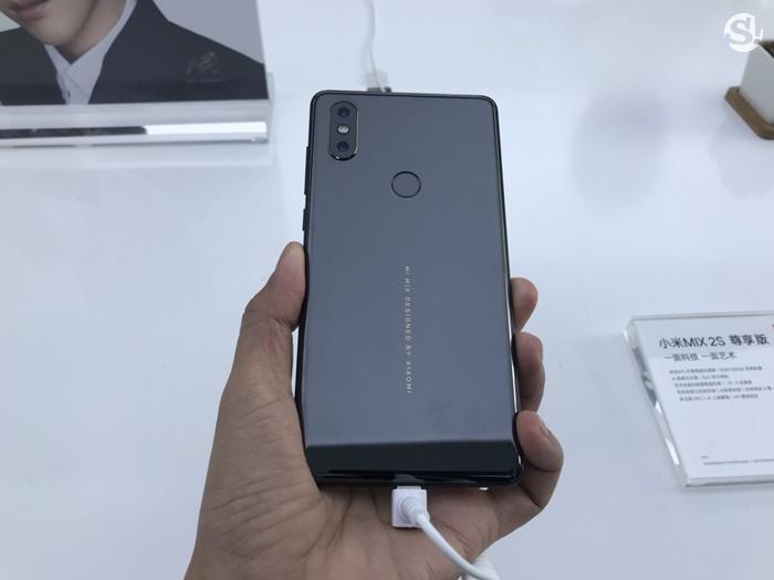 ตัวเครื่องจริง Xiaomi Mi Mix 2s