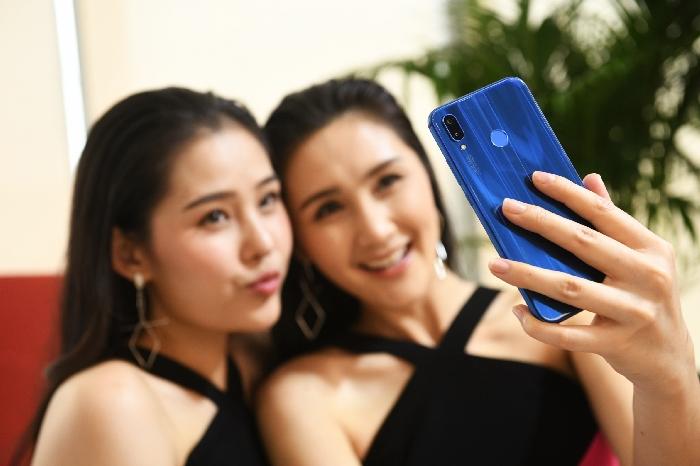 HUAWEI nova 3e