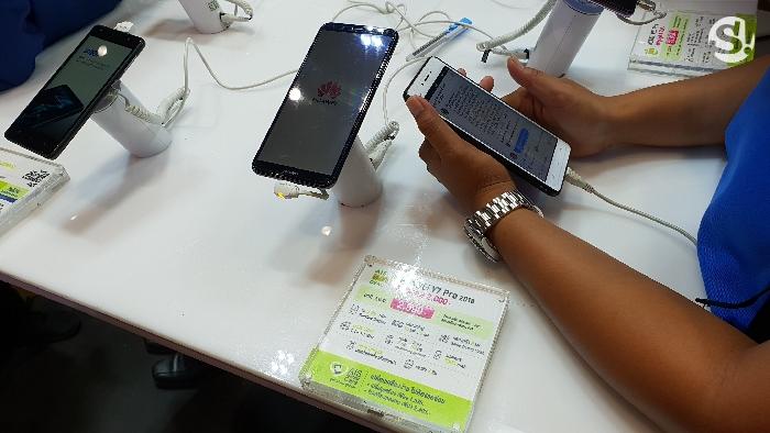 โปรโมชั่นมือถือจากบูธ AIS ในงาน Thailand Mobile Expo 2018 Hi End