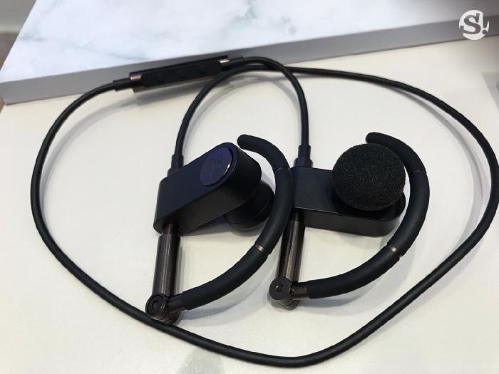 B&O Play Earset