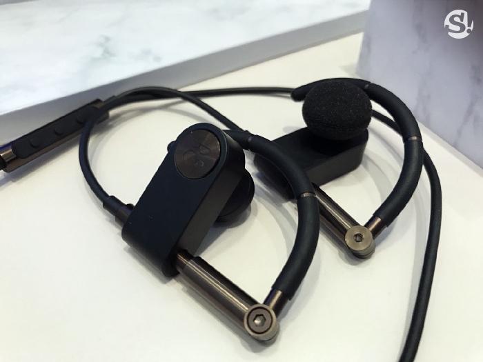 B&O Play Earset