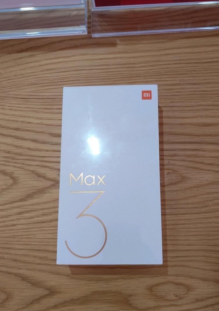 ภาพตัวเครื่อง Xiaomi Mi Max 3