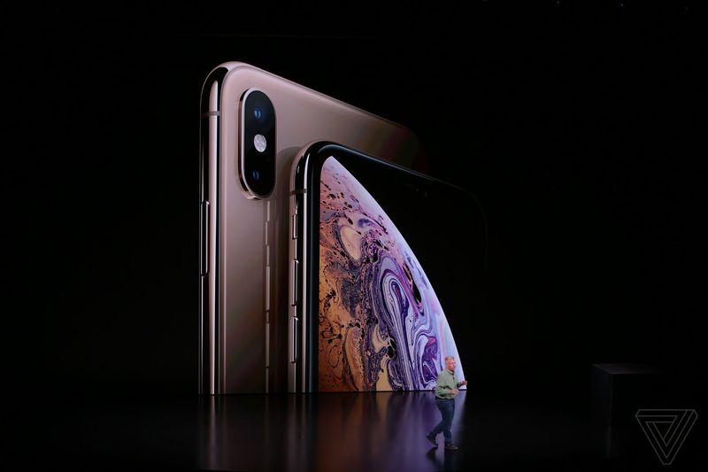 iPhone Xs และ  iPhone Xs Max