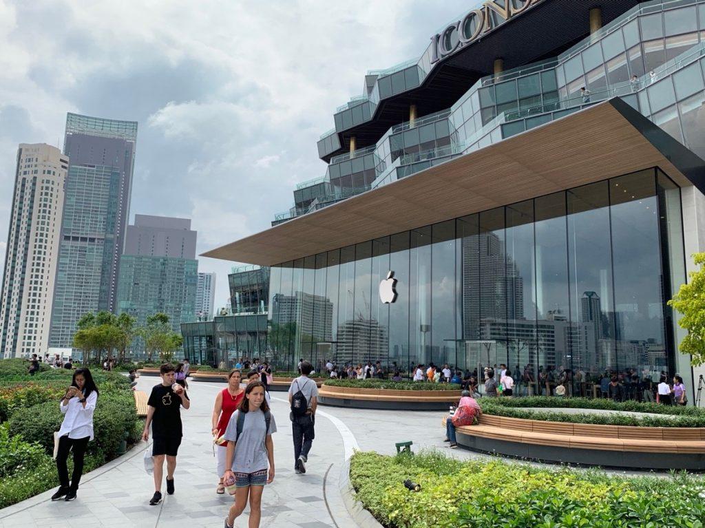 พาชมบรรยากาศ Apple Iconsiam เปิดวันแรก Apple Store 