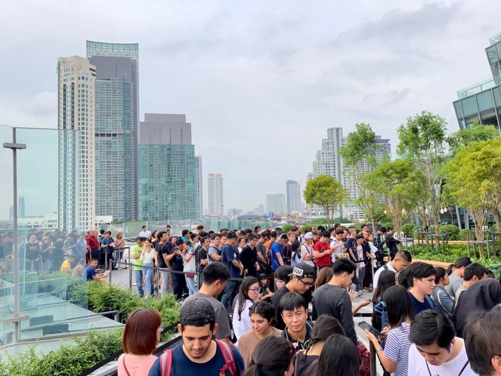 พาชมบรรยากาศ Apple Iconsiam เปิดวันแรก Apple Store 