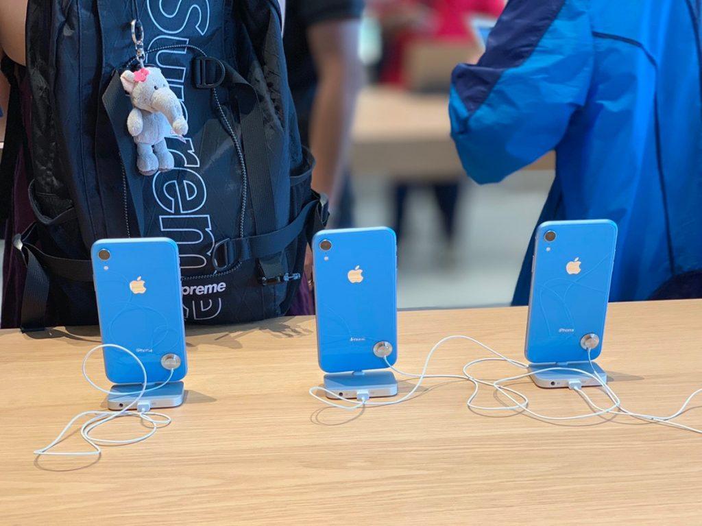 พาชมบรรยากาศ Apple Iconsiam เปิดวันแรก Apple Store 