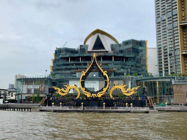 พาชมบรรยากาศ Apple Iconsiam เปิดวันแรก Apple Store 