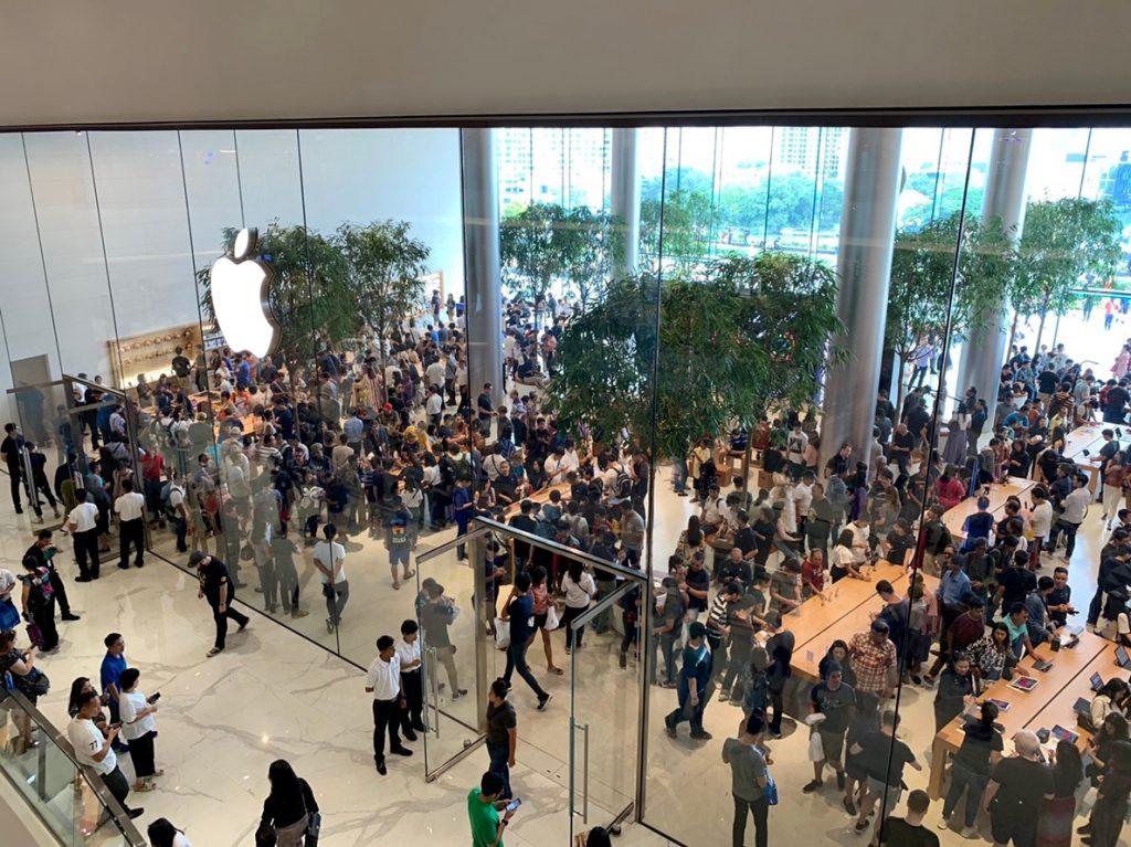 พาชมบรรยากาศ Apple Iconsiam เปิดวันแรก Apple Store 