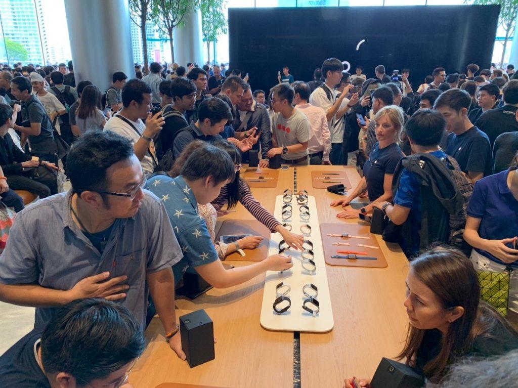 พาชมบรรยากาศ Apple Iconsiam เปิดวันแรก Apple Store 