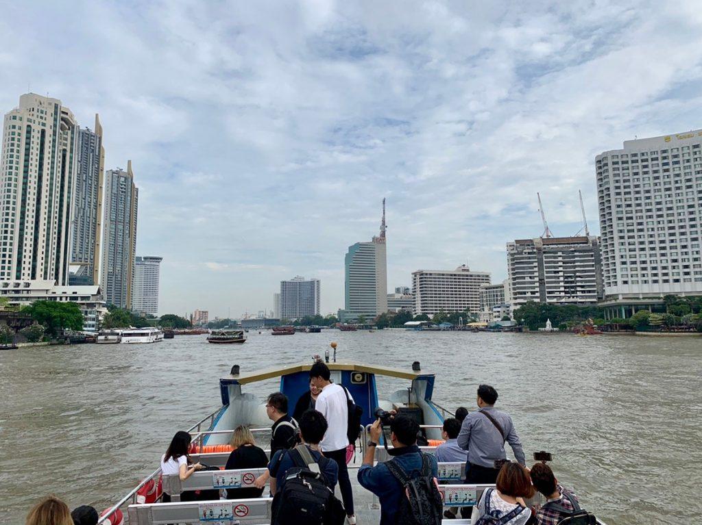 พาชมบรรยากาศ Apple Iconsiam เปิดวันแรก Apple Store 