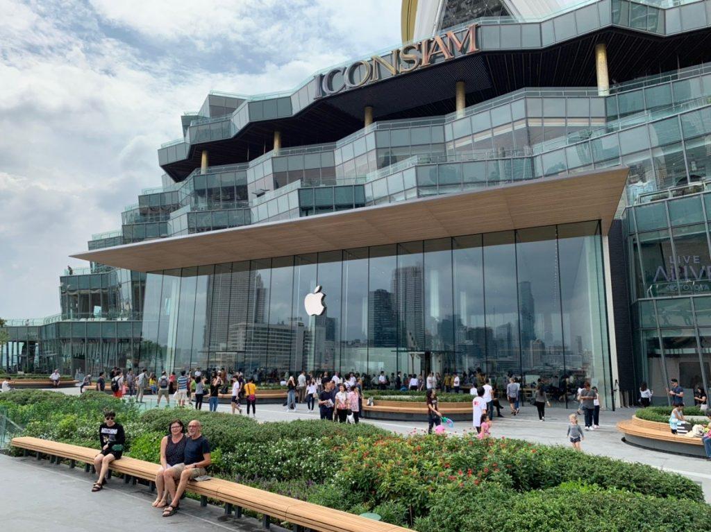 พาชมบรรยากาศ Apple Iconsiam เปิดวันแรก Apple Store 