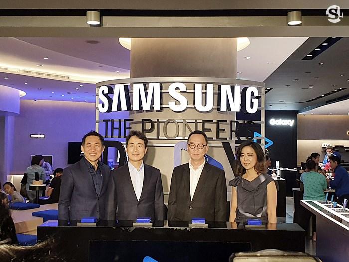 บรรยากาศ Samsung Experience Store Large