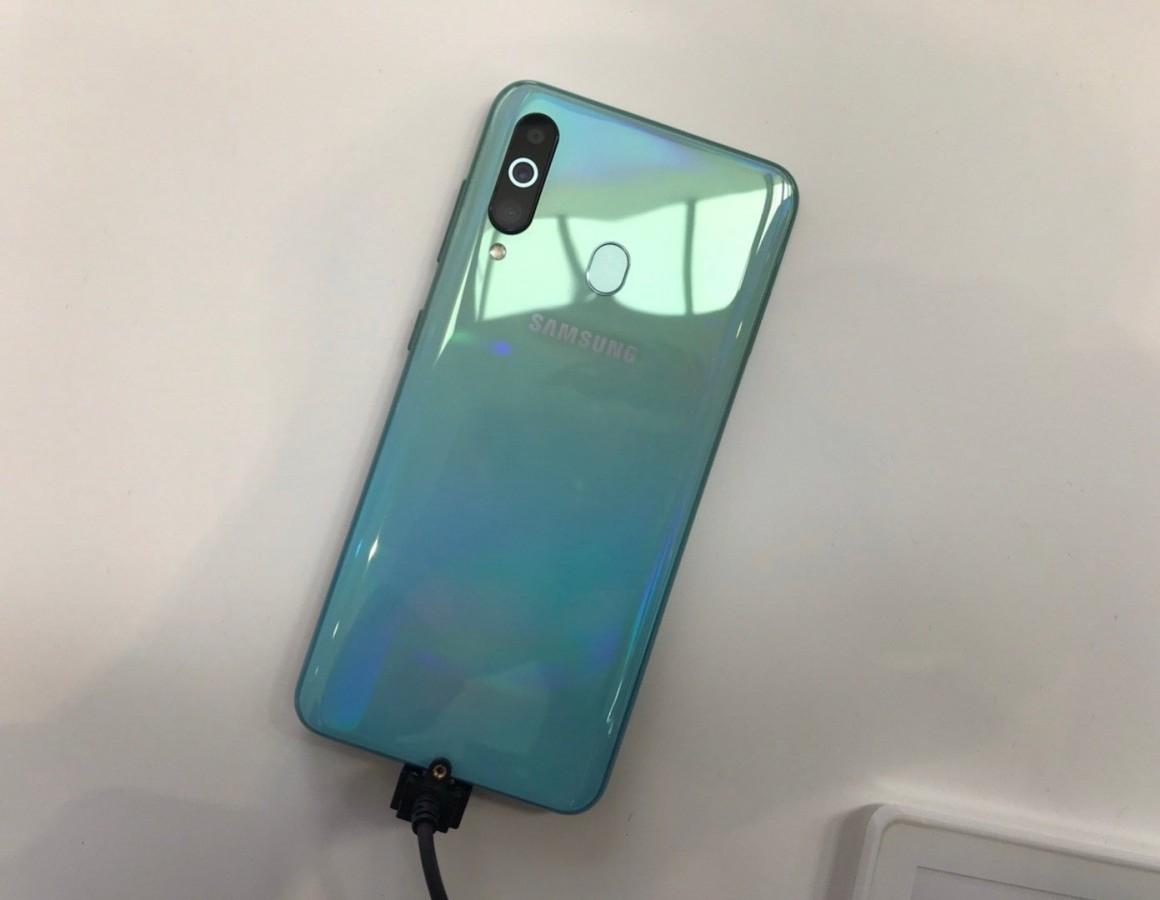 Samsung Galaxy A40s / A60