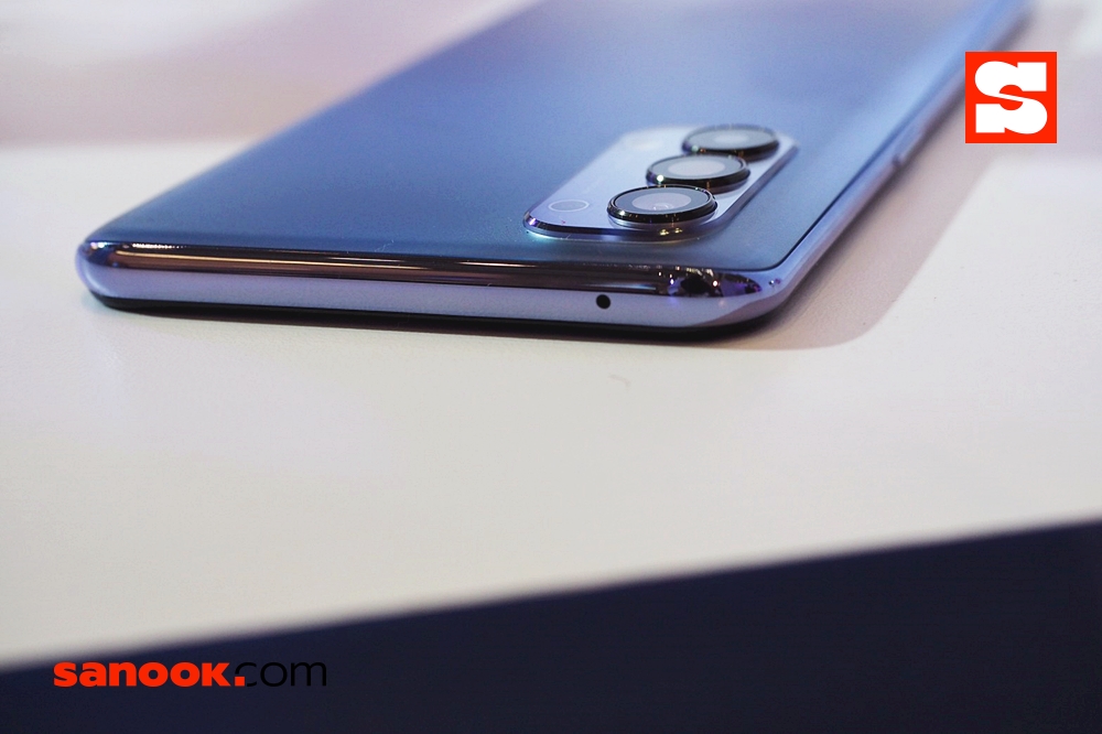 OPPO Reno4 สี Nebula Purple