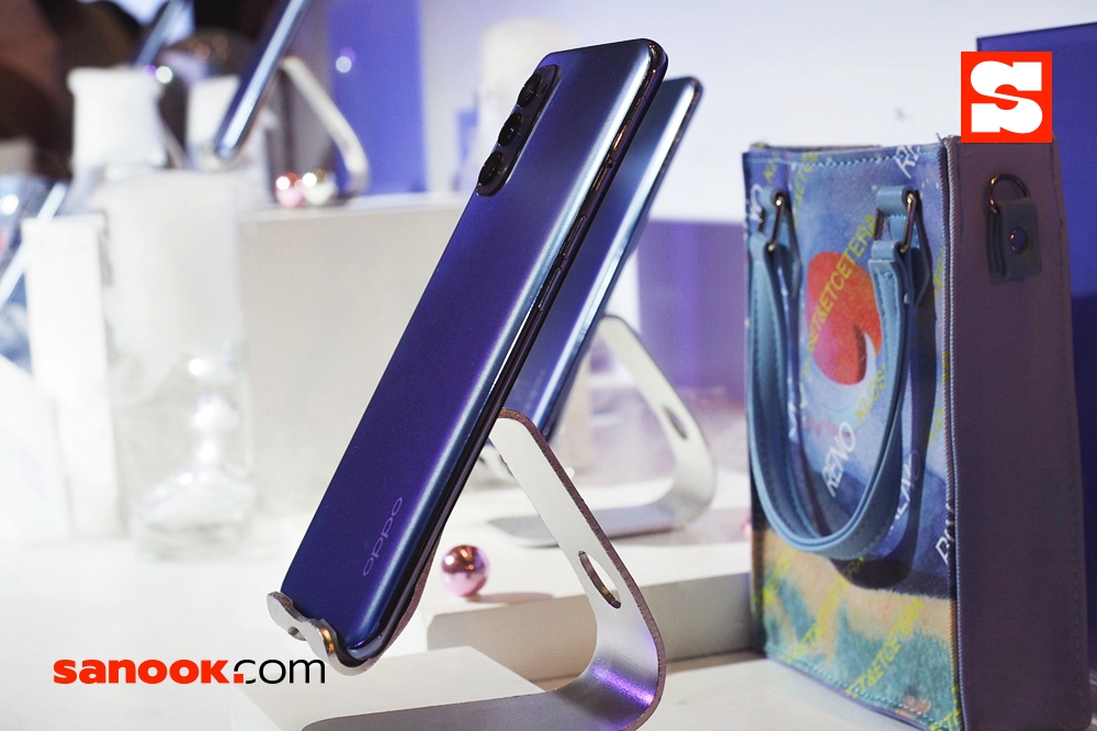 OPPO Reno4 สี Nebula Purple