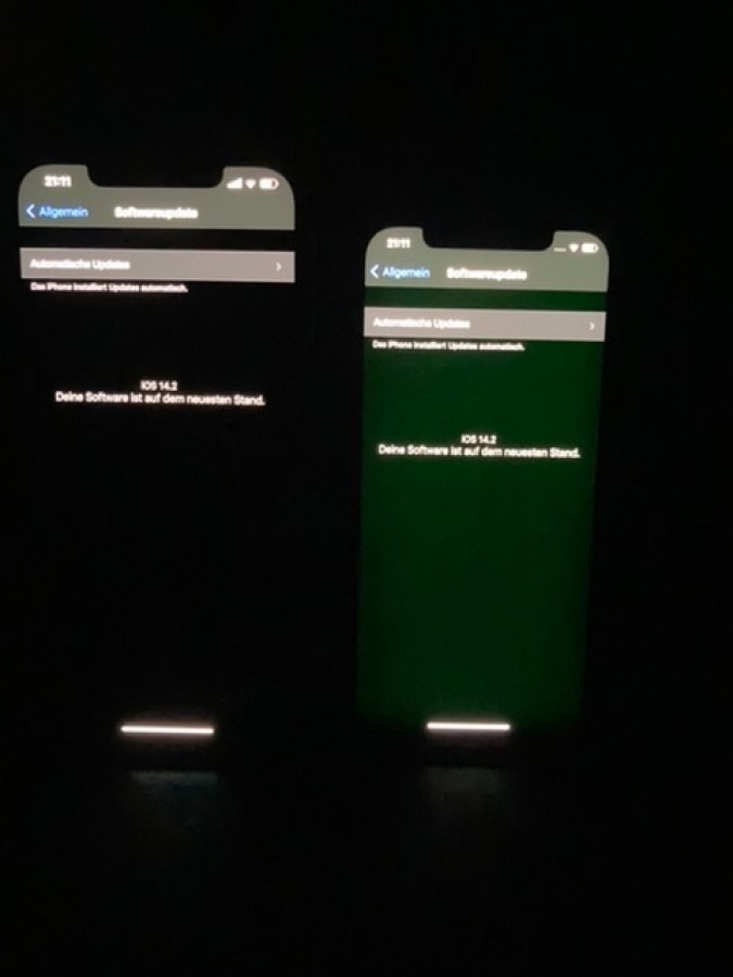 iPhone 12 series green tint issue