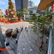 บรรยากาศหน้า Apple Store Central World