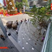 บรรยากาศหน้า Apple Store Central World