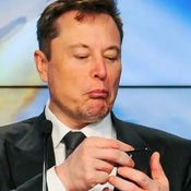 Elon Musk เผย อาจสร้างสมาร์ตโฟนเอง หากแอป Twitter ถูกถอดจาก Google และ iOS