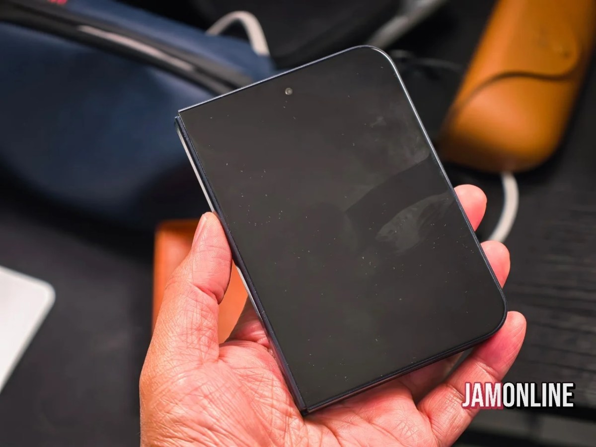 iPhone Fold (Dummy)