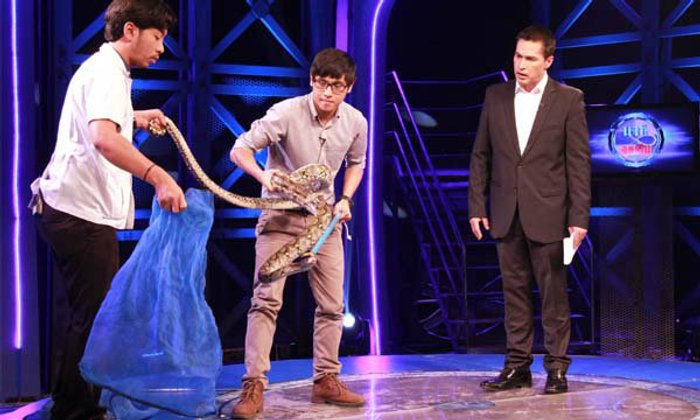 วิธีรับมือ "งูเข้าบ้าน" ภัยใกล้ตัวที่อันตรายถึงชีวิต!!