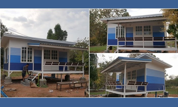 บ้านน็อคดาวน์ บ้านชั้นเดียวยกพื้น พร้อมระเบียงม้านั่ง สีบ้านไล่โทนฟ้าเข้ม ราคา 179,000 บาท