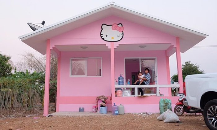 บ้านชั้นเดียว Hello Kitty ชมพูๆ ในงบ 5 แสน สร้างบ้านในฝันสานฝันของตัวเองในวัยเด็ก