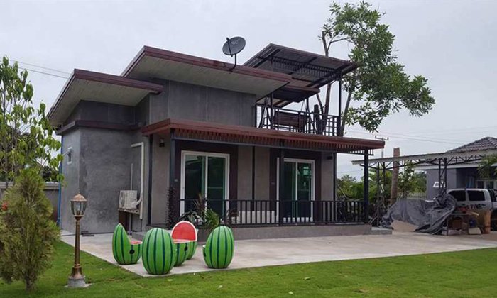 รีวิวการสร้างบ้านชั้นเดียว สไตล์โมเดิร์นลอฟท์ หลังคาเพิงหมาแหงนเล่นระดับในงบ 4 แสนบาท