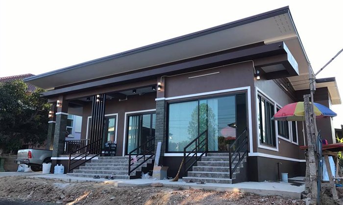 แบบบ้านชั้นเดียวสไตล์โมเดิร์นพื้นที่ 135 ตรม. จบที่ 830,000 บาทปลูกที่ จ.พะเยา