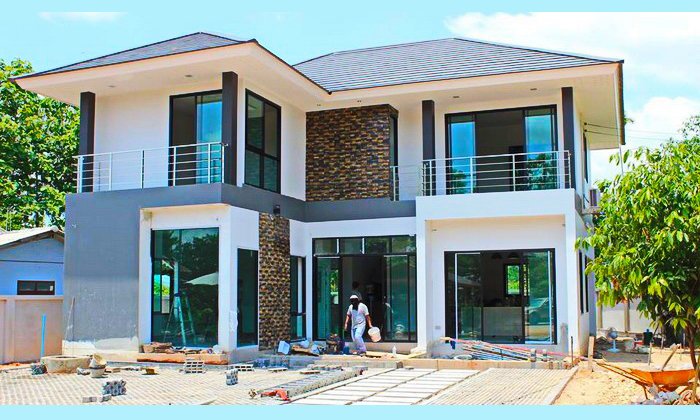 บ้านสองชั้นสไตล์คอนเทมโพรารี่ 4 ห้องนอน 3 ห้องน้ำ พร้อมพื้นที่ใช้สอย 220 ตารางเมตร