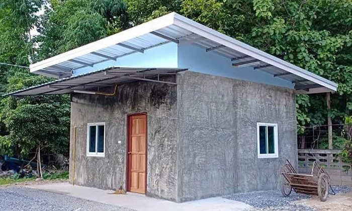 บ้านทรงโมเดิร์นราคาประหยัด ผนังปูนเปลือยขัดมันหลังเล็ก พื้นที่ 25 ตร.ม.งบประมาณ 185,000 บาท