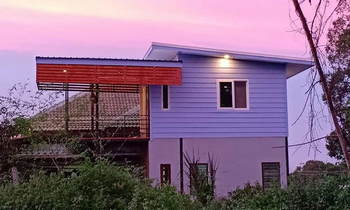 บ้านทรงโมเดิร์นลอฟท์ กะทัดรัดเรียบง่าย ตกแต่งภายในแนวปูนเปลือยในงบ 200,000+ บาท