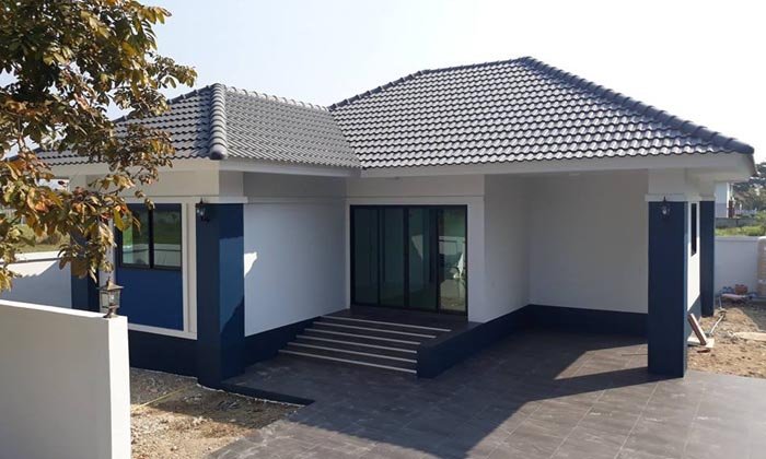 บ้านชั้นเดียวสไตล์คอนเทมโพรารี โทนสีน้ำเงิน ขนาดกะทัดรัด 2 ห้องนอน 2 ห้องน้ำ พื้นที่ใช้สอย 93 ตร.ม.