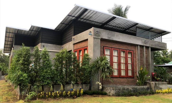 บ้านโมเดิร์นลอฟท์ชั้นเดียวสุดกะทัดรัด โดดเด่นด้วยปูนเปลือยทั้งภายในและภายนอก