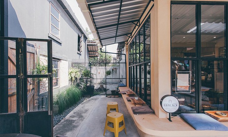 เปลี่ยนพื้นที่รอบบ้านเป็นโซนนั่งชิล