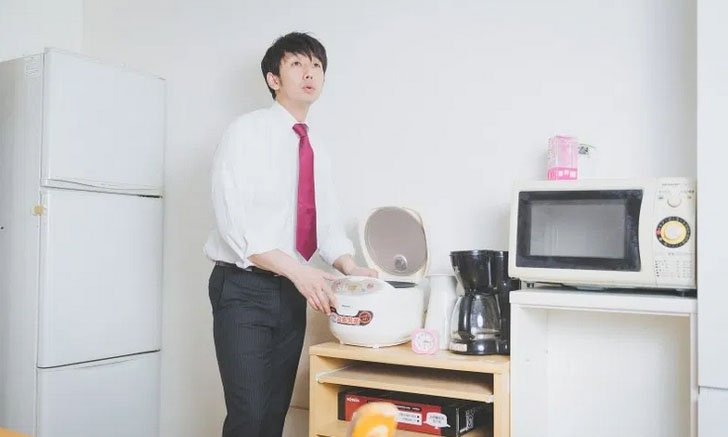 คนญี่ปุ่นขจัดความเครียดขณะกักตัวอยู่บ้านด้วยเครื่องใช้ไฟฟ้า!