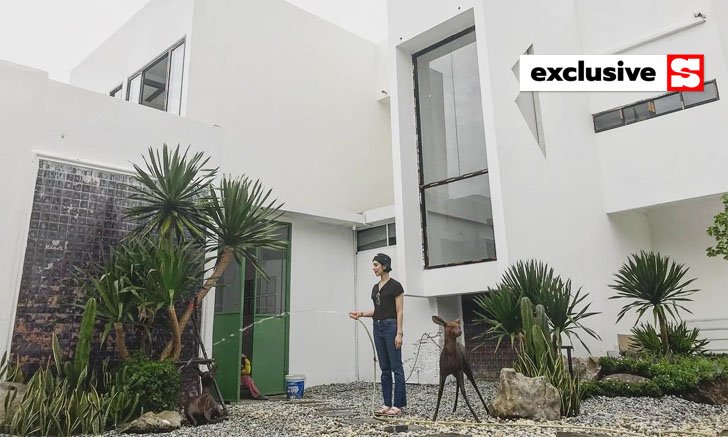 เปลี่ยนบ้านเก่าอายุกว่า 30 ปีเป็น “มโนทํ x Yarnnakarn” สตูดิโอรวมมิตร (ภาพ)