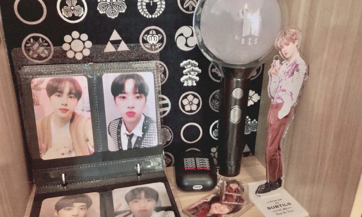 สายติ่งต้องอ่าน ! รวมไอเดียแต่งห้องให้น่ารักเวอร์ชั่นแฟนไอดอล โดยอุปกรณ์จากร้าน 100 เยนที่สาวญี่ปุ่นแนะนำ