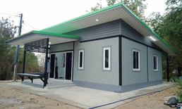 บ้านน็อคดาวน์ขนาดกะทัดรัด ฟังก์ชันเรียบง่าย สวยงามเหมือนบ้านปูน 2 ห้องนอน 1 ห้องน้ำ งบประมาณ 550,000 บาท