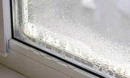 วิธีแก้ปัญหาน้ำซึมขอบหน้าต่างไหลเข้าบ้าน ง่ายๆ ทำเองได้