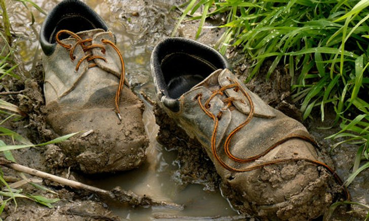 “รองเท้าหนังเปียก” ทำอย่างไรให้แห้งใส่ได้แบบทันใจ
