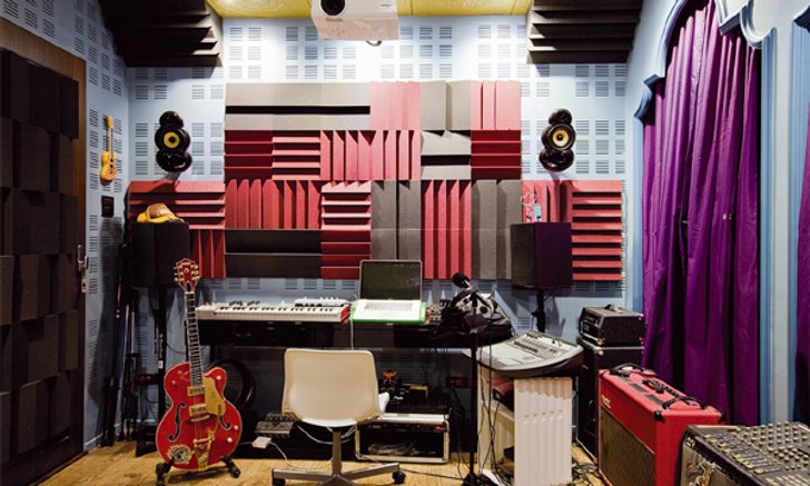 MUSIC LOVER’S CORNERS มุมสบายสไตล์คนรักเสียงดนตรี