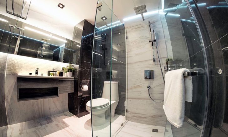 รีโนเวท แต่งห้องน้ำคอนโดเก่า ให้เป็นห้องน้ำโมเดิร์น ขาวดำ สไตล์โรงแรม
