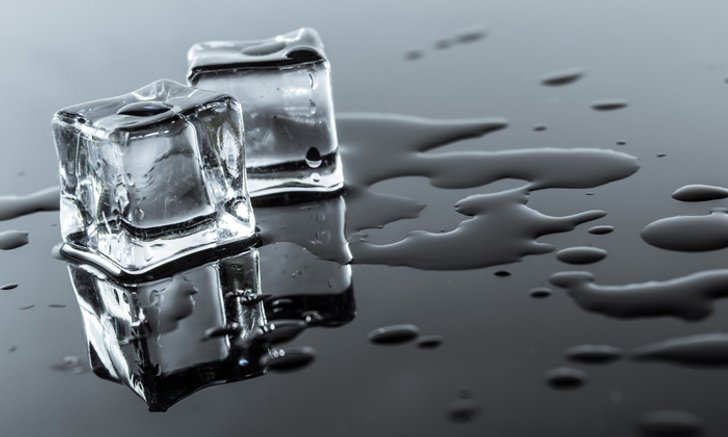 7 ประโยชน์ “น้ำแข็งก้อน” คุณค่าที่เป็นมากกว่าของเย็น เย็น